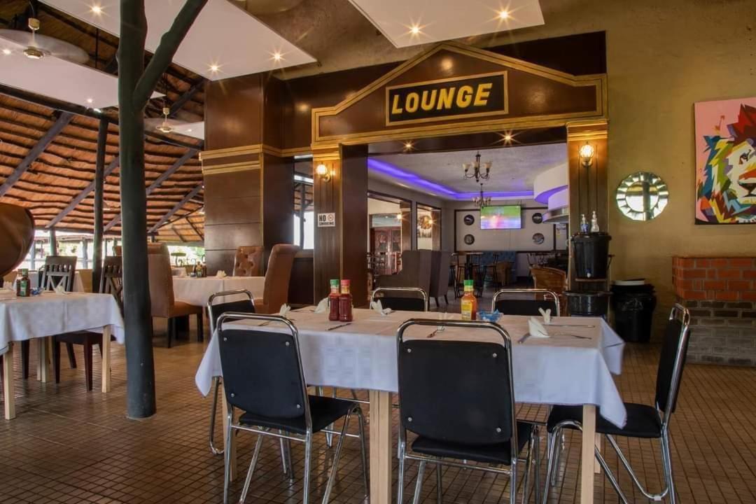 Zambezi Junction Lodge 리빙스턴 외부 사진
