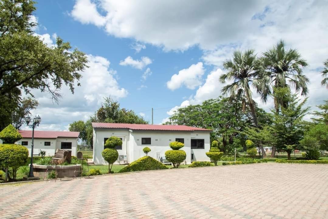 Zambezi Junction Lodge 리빙스턴 외부 사진