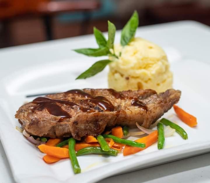 Zambezi Junction Lodge 리빙스턴 외부 사진